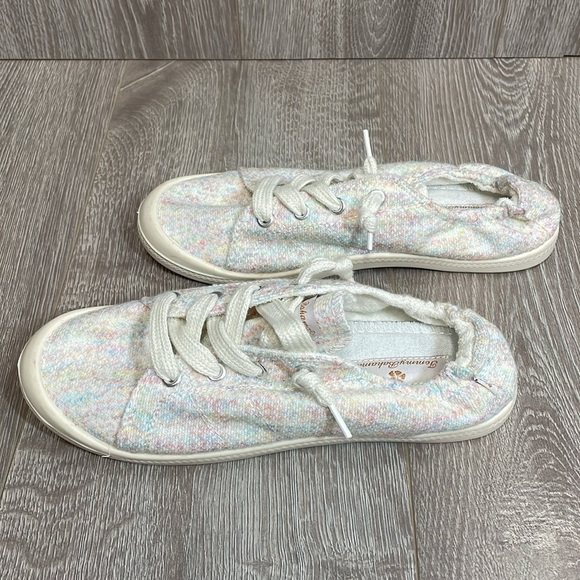 NWOT Tommy Bahama Slip On Memory Foam Multicolor Sneaker Shoes 7.5 - Picture 2 of 15